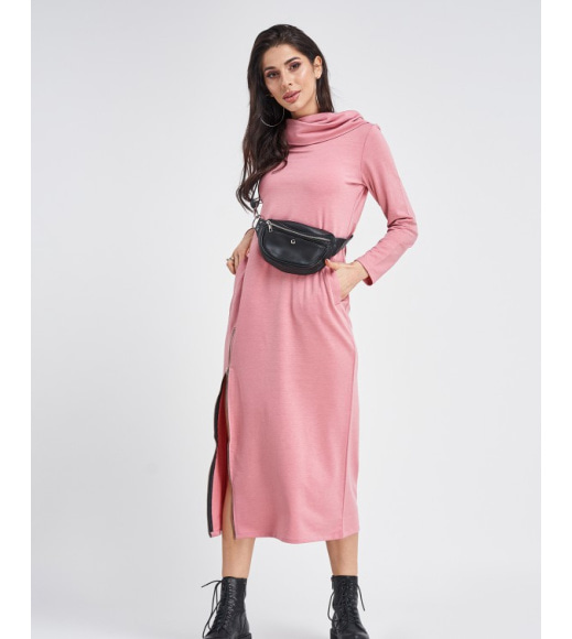 Длинное трикотажное розовое платье с боковой молнией