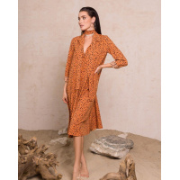 Горчичное платье-рубашка расклешенного кроя