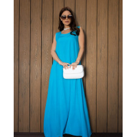 Голубой длинный сарафан свободного кроя