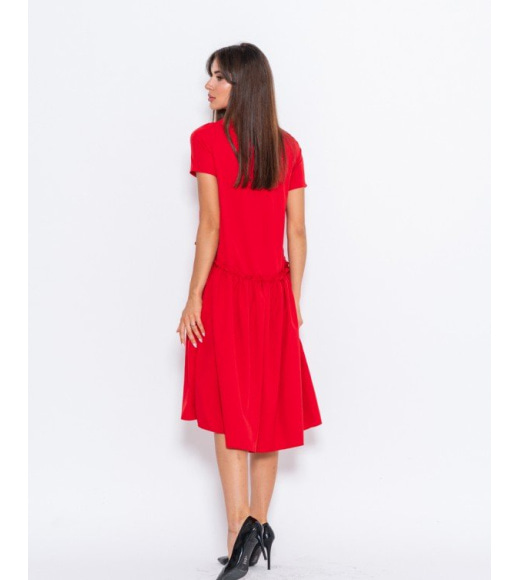 Червоне асиметричне плаття з рюшами