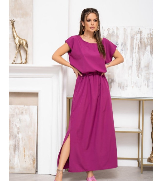 Фиолетовое платье с фигурным вырезом на спинке