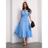 Льняное голубое платье с открытыми плечами