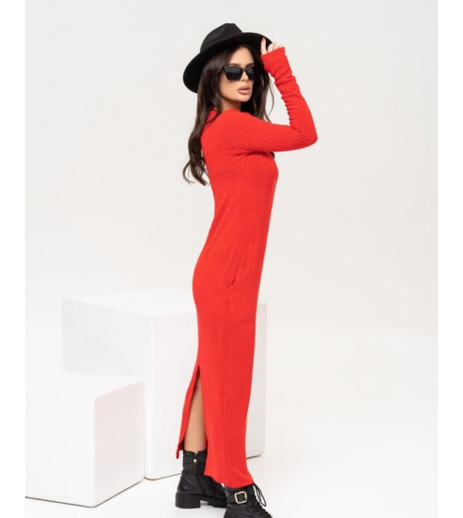 Красное ангоровое длинное платье с карманами