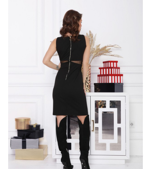 Чорне плаття-футляр з сітчастими вставками