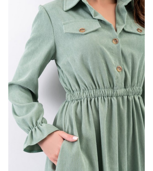 Зеленое вельветовое платье-рубашка с длинными рукавами