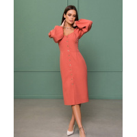 Терракотовое платье-футляр на пуговицах