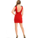 Красное платье с открытой спиной и роскошным перьевым украшением на груди