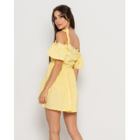 Желтое коттоновое платье с открытыми плечами