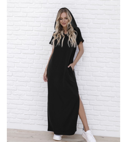 Черное трикотажное длинное платье с капюшоном