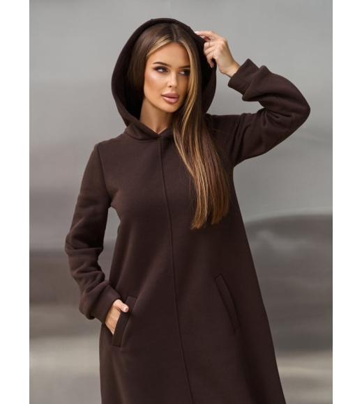 Темно-коричневое утепленное платье с асимметричным низом