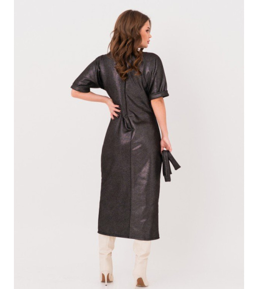 Черное блестящее приталенное платье из эко-замши