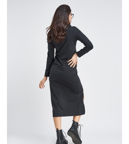 Длинное трикотажное черное платье с боковой молнией
