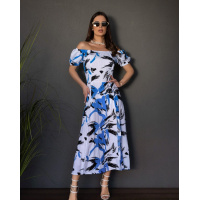 Бело-голубое хлопковое платье с открытыми плечами