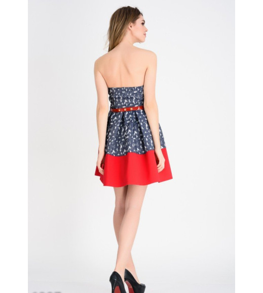 Серое пышное платье-бюстье с пышной юбкой и красной отделкой