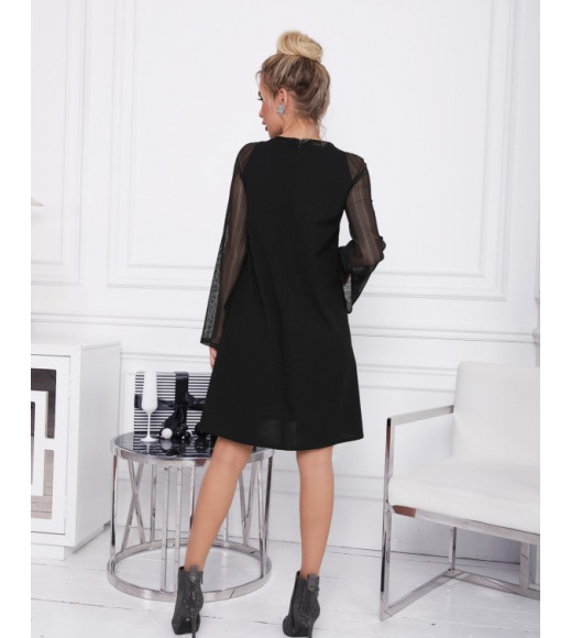 Черное платье-трапеция с полупрозрачными рукавами