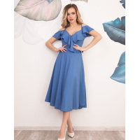 Голубое платье на запах с воланами