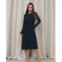 Зеленое платье классического силуэта