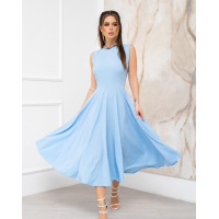 Голубое классическое платье без рукавов