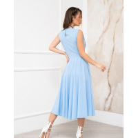 Синя класична сукня без рукавів
