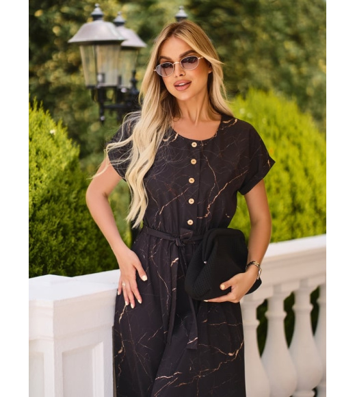 Черное приталенное платье на пуговицах