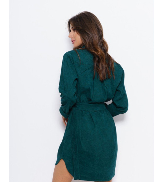 Зеленое вельветовое асимметричное платье-рубашка