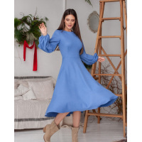 Голубое приталенное платье с рукавами-фонариками