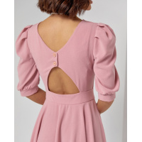 Рожеве плаття з декоративною спинкою