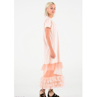 Персикове плаття-футболка з сітчастим подолом в підлогу