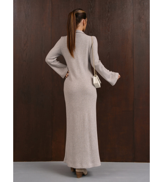 Серое длинное платье с V-образной горловиной