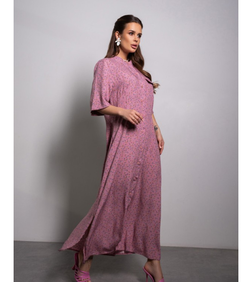 Темно-розовое платье-рубашка с разрезами