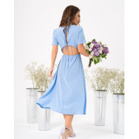 Голубое платье с разрезом и вырезом на спине