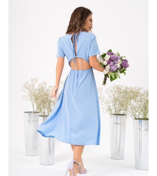 Синє плаття з розрізом та вирізом на спині