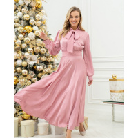 Розовое шелковое платье с бантом