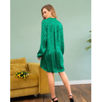 Зелена вільна сукня крою сорочки