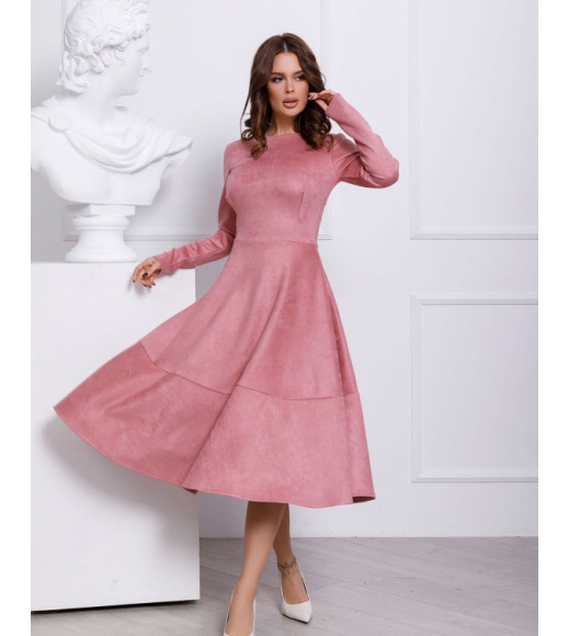 Розовое замшевое классическое платье
