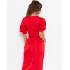 Красное приталенное платье с короткими рукавами