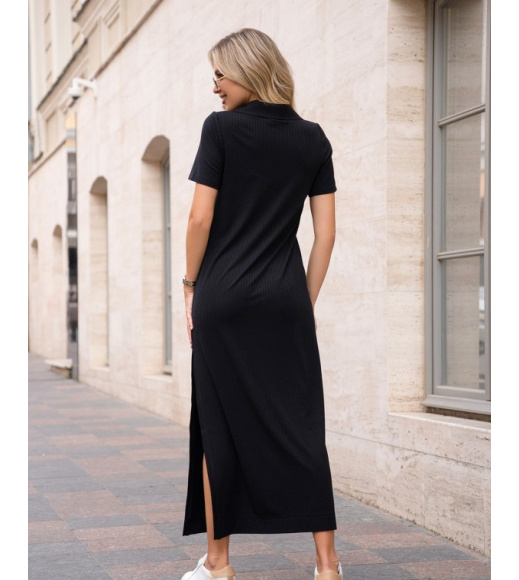 Черное фактурное платье-поло с боковым разрезом