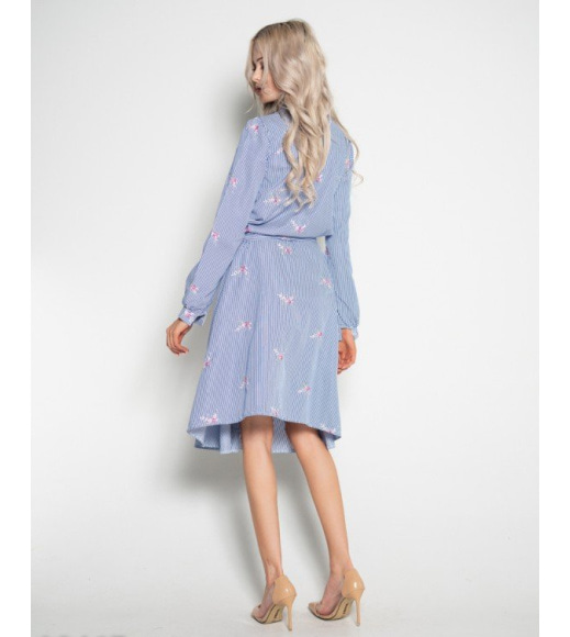Голубое полосатое платье с вышивкой