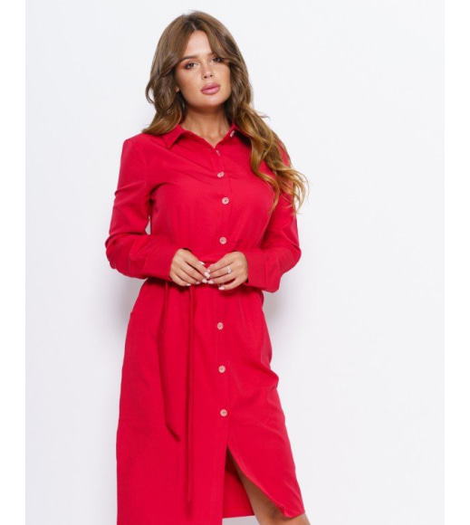 Красное платье на пуговицах с длинными рукавами