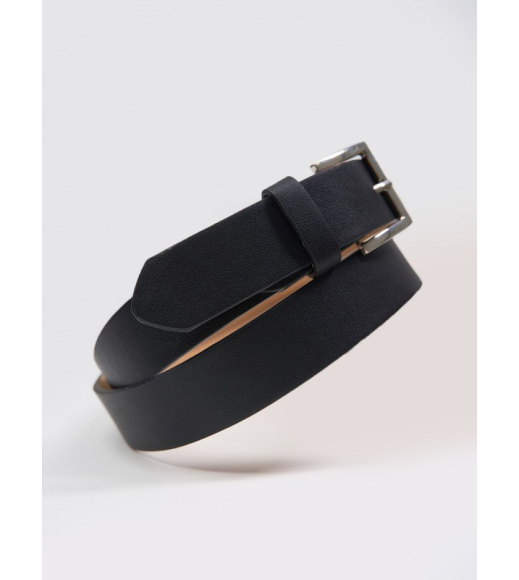 Черный кожаный ремень с фактурой