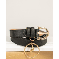 Черный кожаный ремень с золотистой подвеской