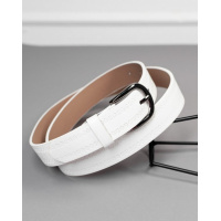 Белый ремень из эко-кожи с тиснением