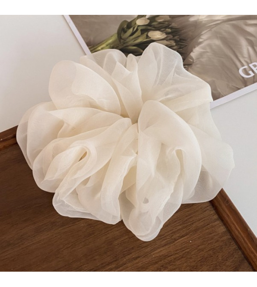 Молочная объемная резинка из органзы