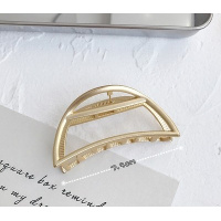 Золотая заколка-крабик в форме полумесяца