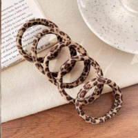 Набор из 5 леопардовых резинок для волос