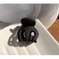 Маленькая черная заколка-крабик для волос