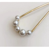 Золотая шпилька с рядом жемчужин