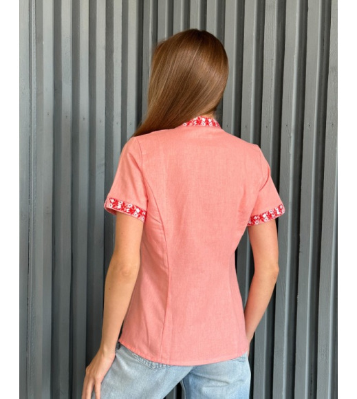 Розовая рубашка из льна с вышивкой