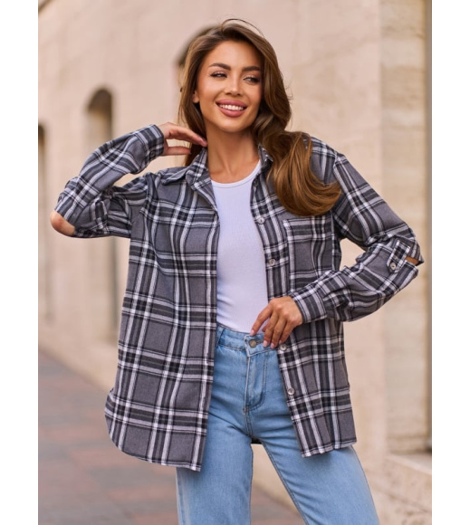 Фланелевая серая рубашка с вырезами на рукавах