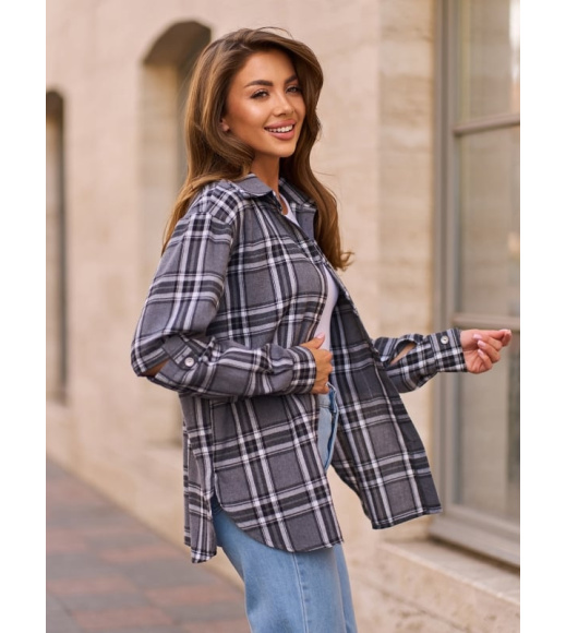 Фланелевая серая рубашка с вырезами на рукавах